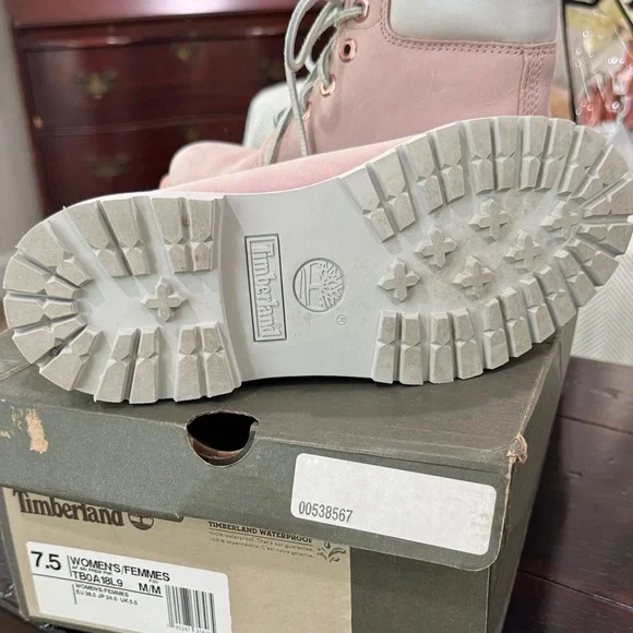 Timberland Women's Light Pink Lace-Up Nubuck Boots - Picture 3 of 3